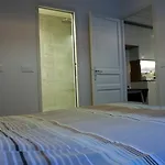 Rochechouart - 2 Pieces - Paris 17